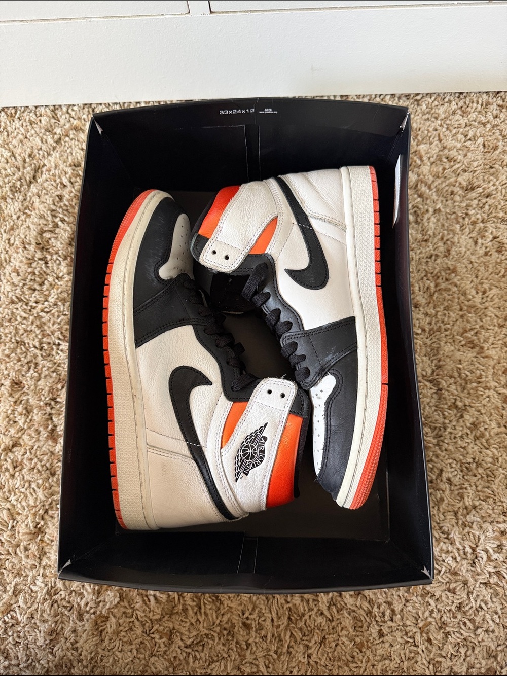 Nike Air Jordan 1 Retro High OG ‘Electro Orange’ Sneakers